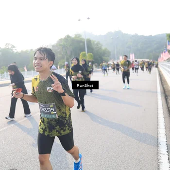 Runner Photo 6889868
