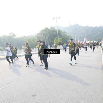 Runner Photo 6889918
