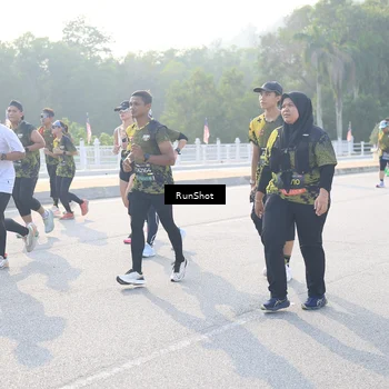 Runner Photo 6889928