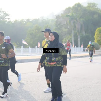 Runner Photo 6889937