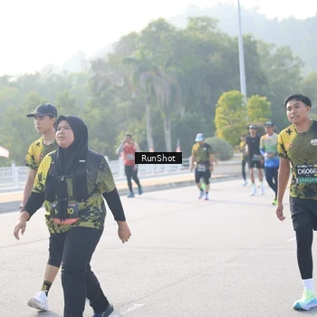 Runner Photo 6889944