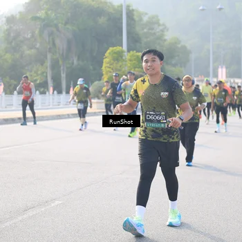 Runner Photo 6889958