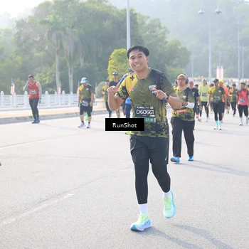 Runner Photo 6889965