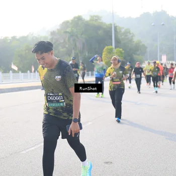 Runner Photo 6889984