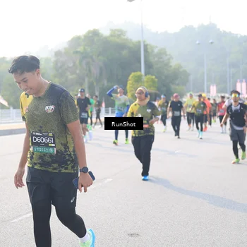 Runner Photo 6889989