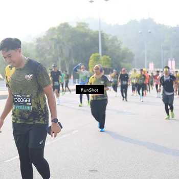 Runner Photo 6889993