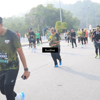 Runner Photo 6889995