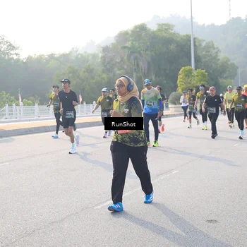 Runner Photo 6890002