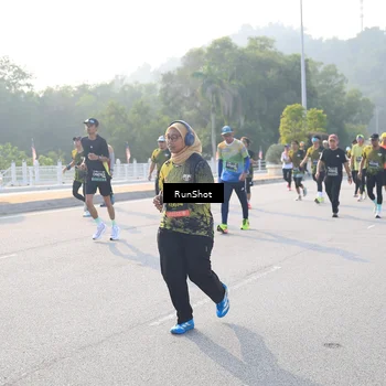 Runner Photo 6890006