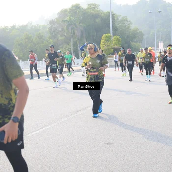 Runner Photo 6890011