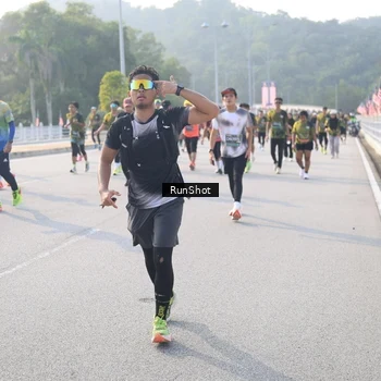 Runner Photo 6890030