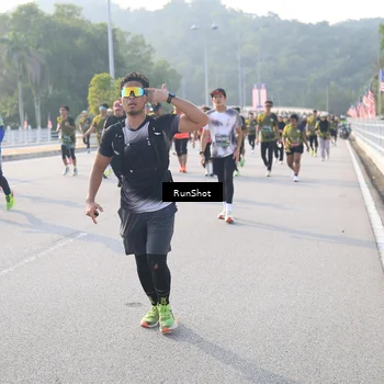 Runner Photo 6890034