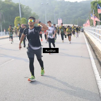 Runner Photo 6890035