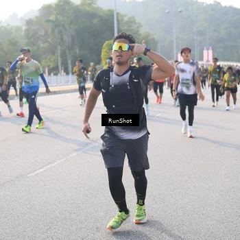 Runner Photo 6890039
