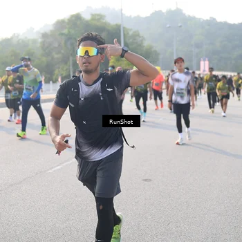 Runner Photo 6890059