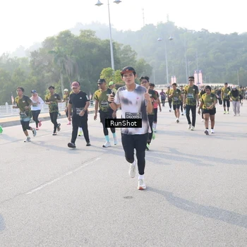 Runner Photo 6890073