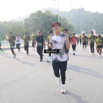 Runner Photo 6890082