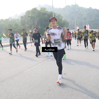 Runner Photo 6890087