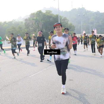 Runner Photo 6890088