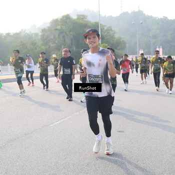Runner Photo 6890090