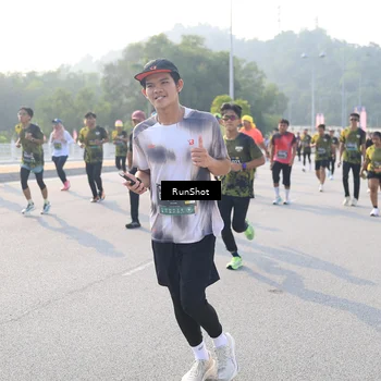 Runner Photo 6890092