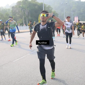 Runner Photo 6890097