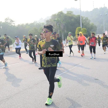 Runner Photo 6890112