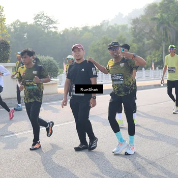 Runner Photo 6890137