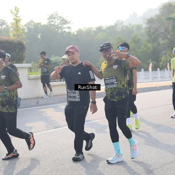 Runner Photo 6890158