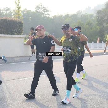 Runner Photo 6890159