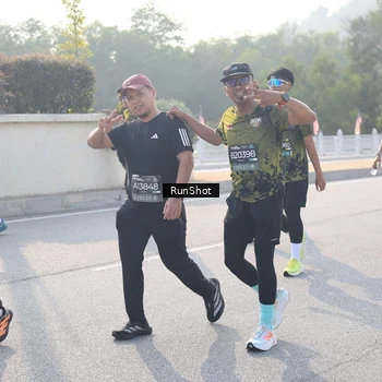 Runner Photo 6890164