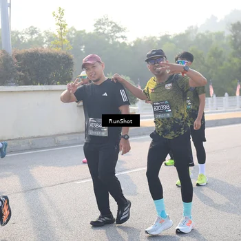 Runner Photo 6890166