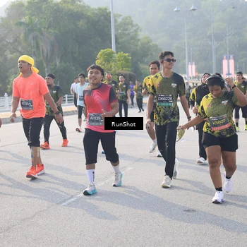 Runner Photo 6890181