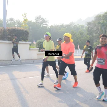 Runner Photo 6890214