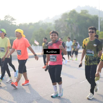 Runner Photo 6890235