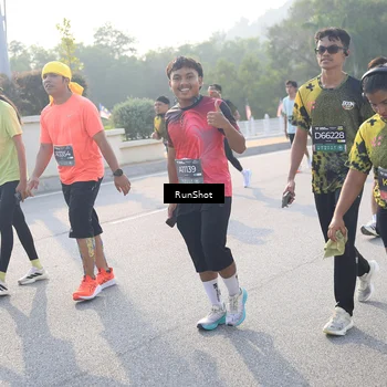 Runner Photo 6890250