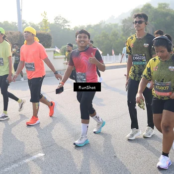 Runner Photo 6890263