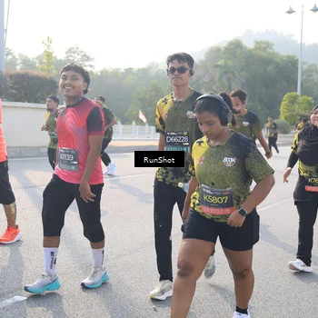 Runner Photo 6890272