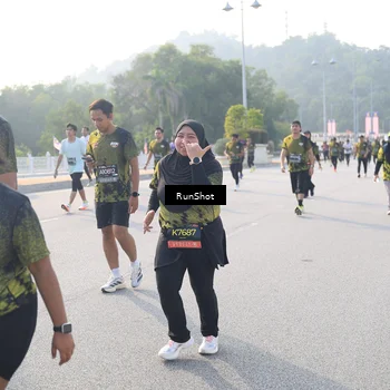 Runner Photo 6890283