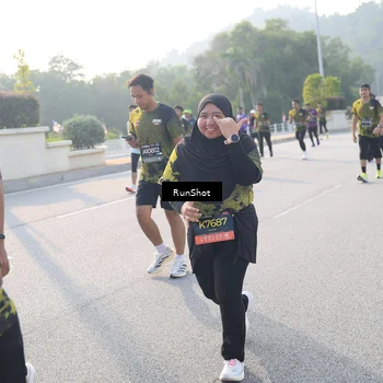 Runner Photo 6890289