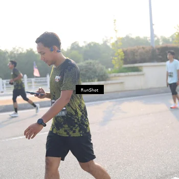 Runner Photo 6890344