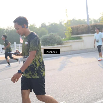 Runner Photo 6890352