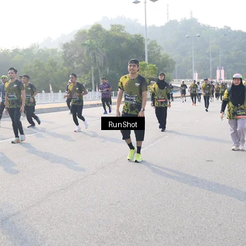 Runner Photo 6890354