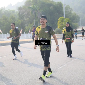 Runner Photo 6890362