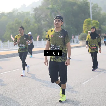Runner Photo 6890363