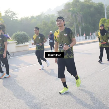 Runner Photo 6890373