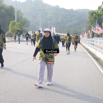 Runner Photo 6890404