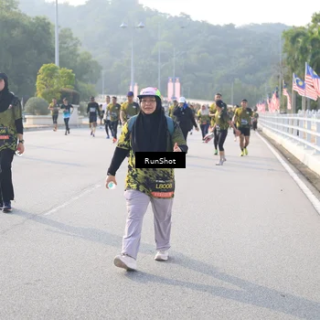 Runner Photo 6890414