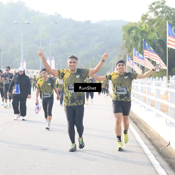Runner Photo 6890441