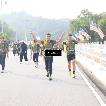 Runner Photo 6890444